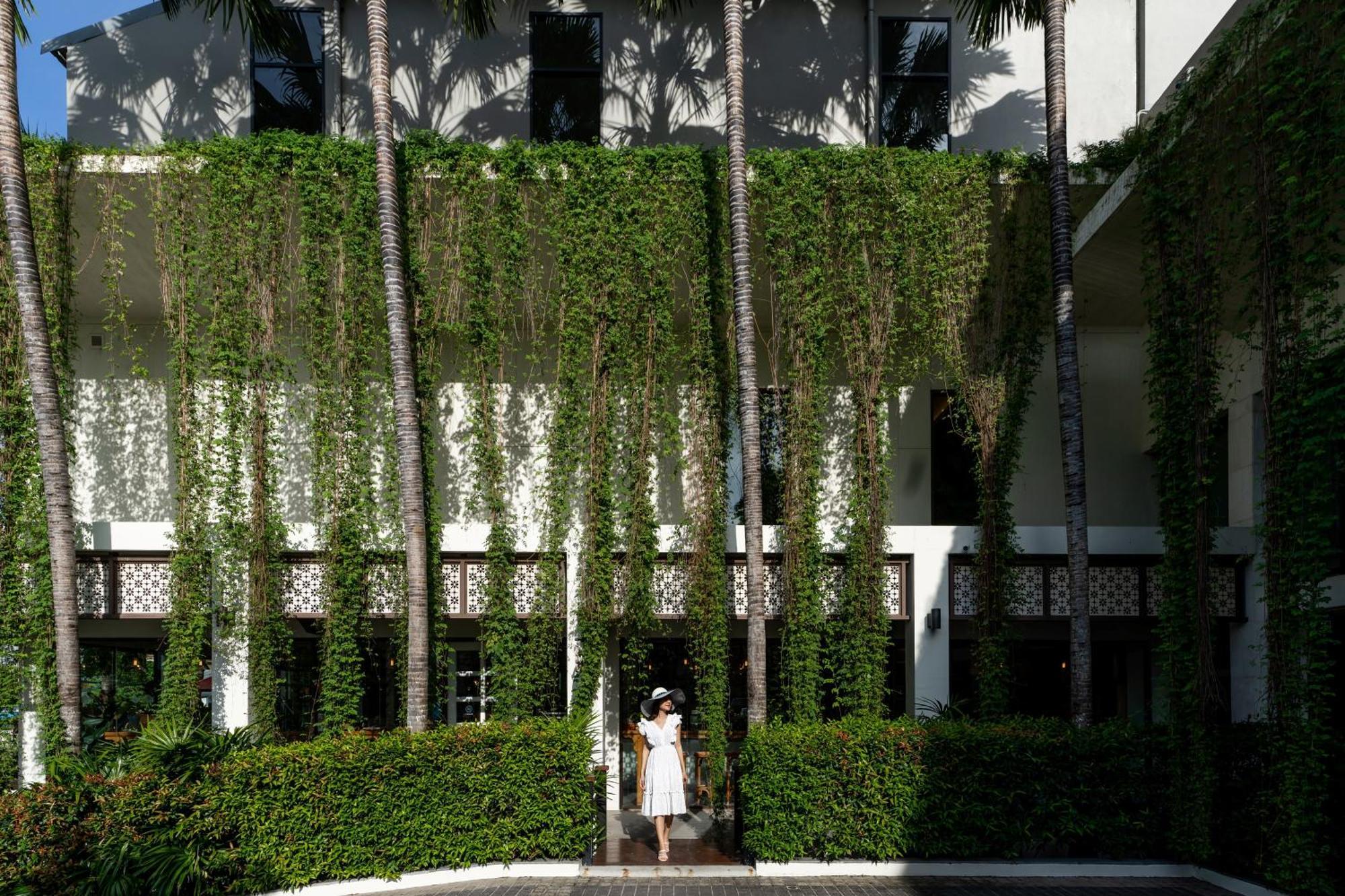 Proud Phuket, Naiyang Beach Exterior photo